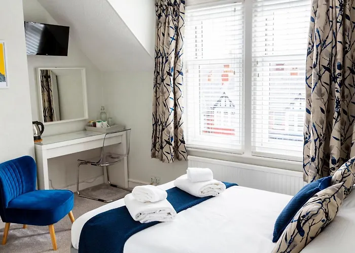 Kingsway Guesthouse - A Selection Of Single, Double And Family Rooms In A Central Location