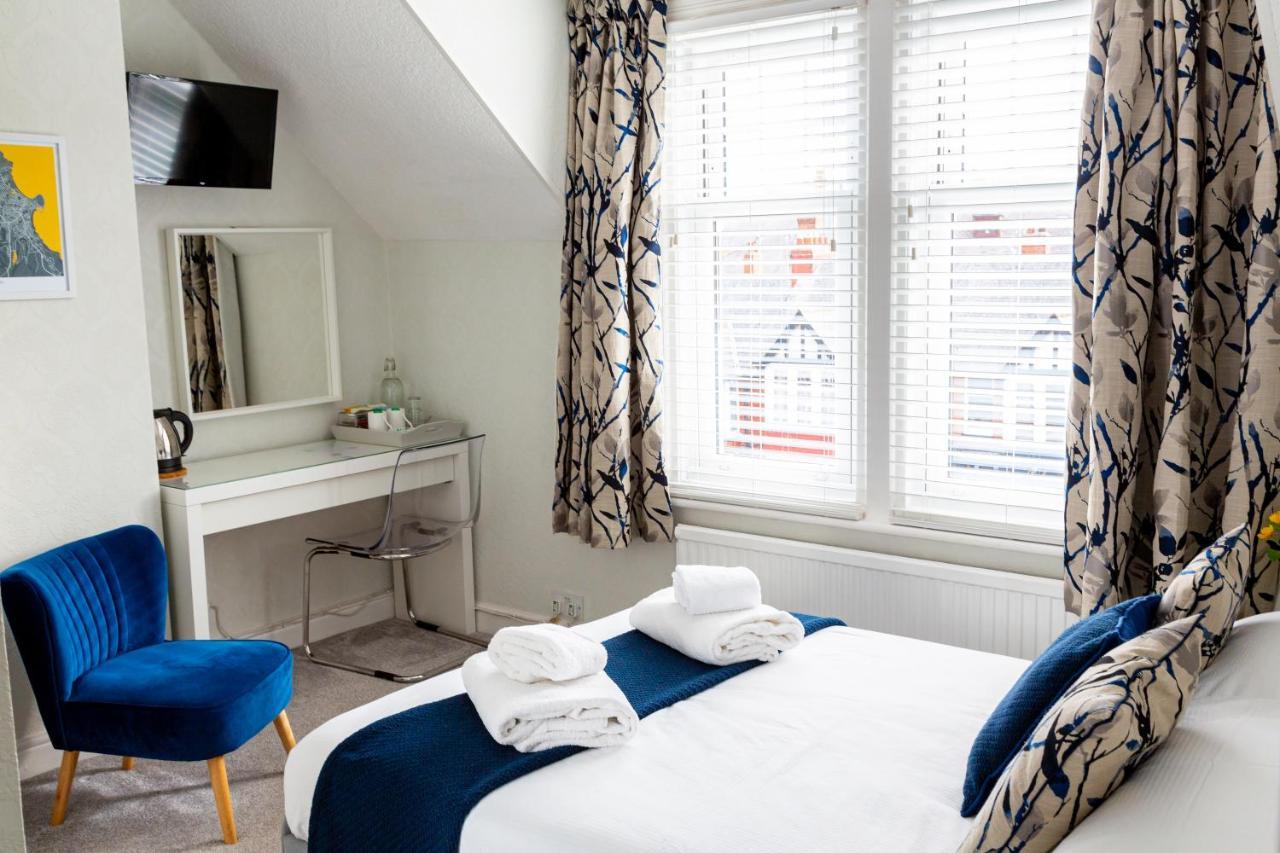 Kingsway - A Selection Of Single, Double And Family In A Location 4*