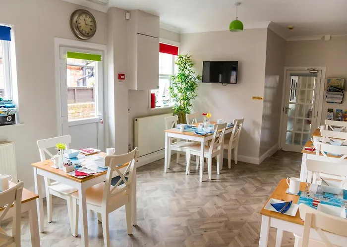 Kingsway Guesthouse - A Selection Of Single, Double And Family Rooms In A Central Location