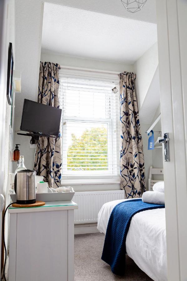 Kingsway - A Selection Of Single, Double And Family In A Location 4*